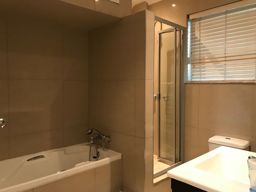 To Let 3 Bedroom Property for Rent in Sea Point Western Cape